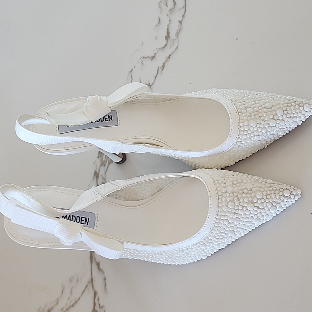 ‘Bri’ White Lace Pearl Heel